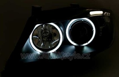 Přední světla angel eyes BMW E90 05+ černá