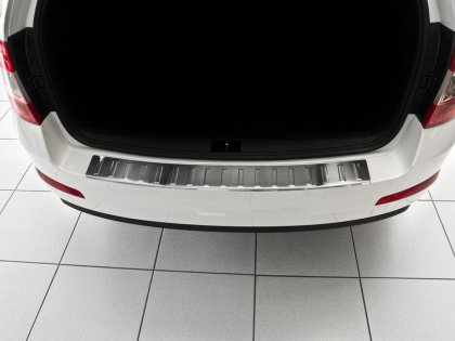 Nerezová Ochranná lišta zadního nárazníku Škoda Octavia III Kombi chromová s prolisem