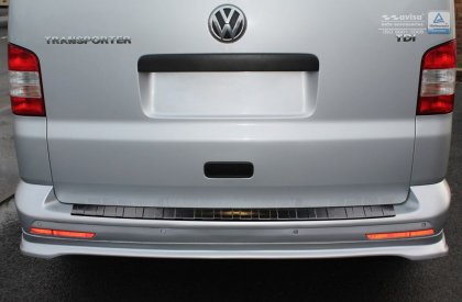 Nerezová ochranná lišta zadního nárazníku VW Transporter T5 černá