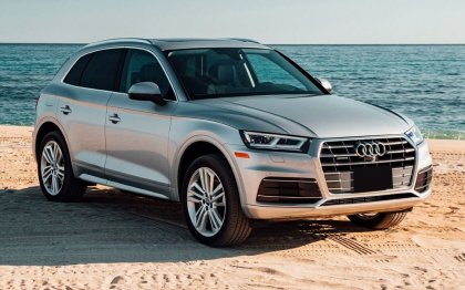 Karbonová ochranná lišta zadního nárazníku Audi Q3 černý karbon 2011-2015