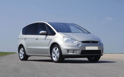 Nerezová ochranná lišta zadního nárazníku Ford S-MAX 06-14 grafitová