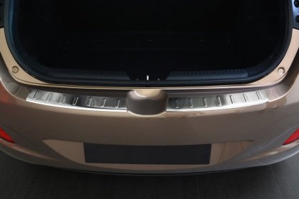 Nerezová ochranná lišta zadního nárazníku Hyundai i30 12-16