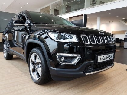 Nerezová ochranná lišta zadního nárazníku Jeep Compass 16-