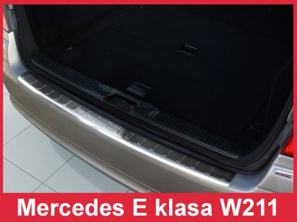 Nerezová ochranná lišta zadního nárazníku Mercedes-Benz E W211 02-09 T model (kombi)