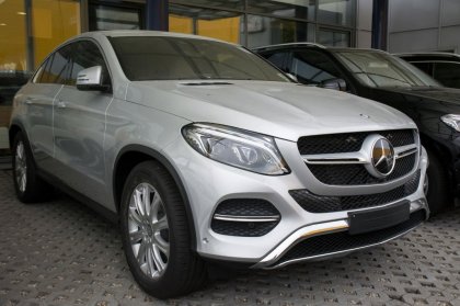 Nerezová ochranná lišta zadního nárazníku Mercedes-Benz GLE C292 Coupe15- grafitová lesklá, červený carbon