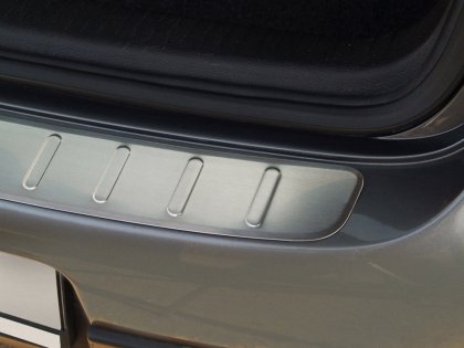 Nerezová ochranná lišta zadního nárazníku VW Golf V 03-08