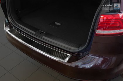 Nerezová ochranná lišta zadního nárazníku VW Passat B8 Variant (kombi) 14- s karbonem