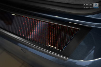 Nerezová ochranná lišta zadního nárazníku VW Passat B8 Variant (kombi) 14- grafitová s červeným karbonem