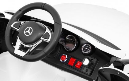 Mercedes Benz C63 AMG White