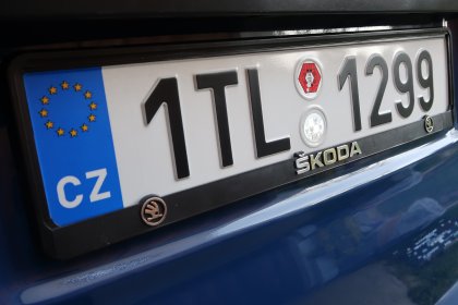 Podložka pod SPZ 3D ŠKODA