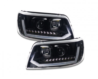 Přední světla s LED denními světly, LED dynamickým blinkrem VW T5 03-09 černá