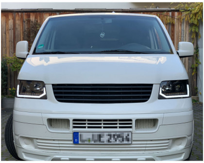 Přední světla s LED denními světly, LED dynamickým blinkrem VW T5 03-09 černá