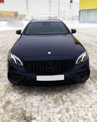 Maska Mercedes-Benz E  W212 13-16 černá lesklá  GT-R look