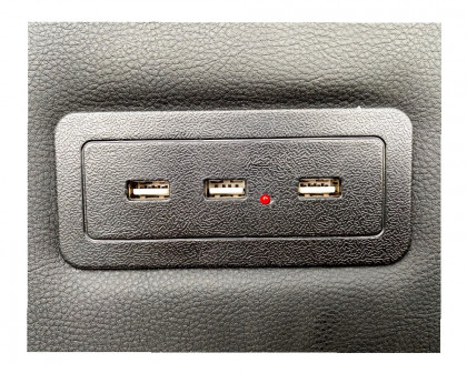 Multifunkční středová konzole pro VW T5 a T6 s úložným prostorem, USB, 12V podsvícená, černý lesk