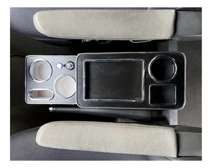 Multifunkční středová konzole pro VW T5 a T6 s úložným prostorem, USB, 12V podsvícená, černý lesk