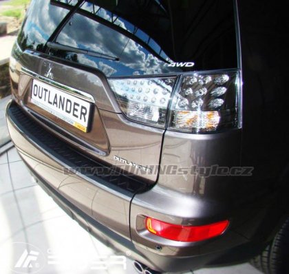 Nášlap kufru černý - Mitsubishi Outlander 06-