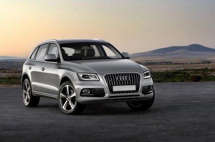 Nerezová ochranná lišta zadního nárazníku Audi Q5 grafitová s červeným karbonem 2008-2016