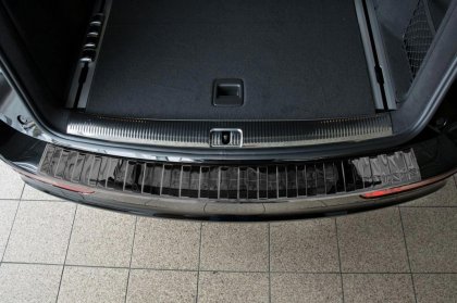 Nerezová ochranná lišta zadního nárazníku Audi Q5 grafitová žebrovaná 2008-2016