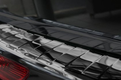 Nerezová ochranná lišta zadního nárazníku Audi SQ5 žebrovaná grafitová 2008-2016