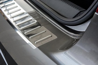 Nerezová ochranná lišta zadního nárazníku VW PASSAT B8 Sedan 2014-