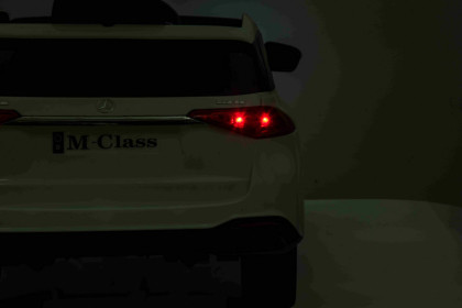 Mercedes BENZ M-Class White