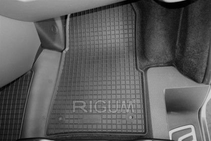 Gumové koberce RIGUM - FORD Tourneo Custom 2/3m 2018- Manual