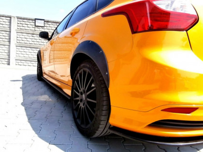 Rozšíření blatníků Ford Focus MK3 ST 12-14 černý lesklý plast