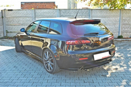 Splitter zadní, prostřední Alfa Romeo 159 05-11 (se žebry) černý lesklý plast