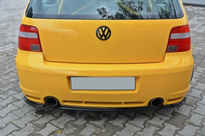 Splitter zadní, prostřední VW Golf 4 R32 02-04 černý lesklý plast