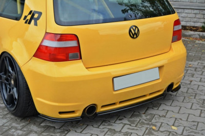 Splitter zadní, prostřední VW Golf 4 R32 02-04 černý lesklý plast