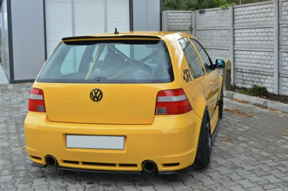 Splitter zadní, prostřední VW Golf 4 R32 02-04 carbon look