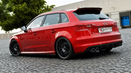 Splittery zadní, boční Audi S3 8V Sportback 13-16 černý lesklý plast