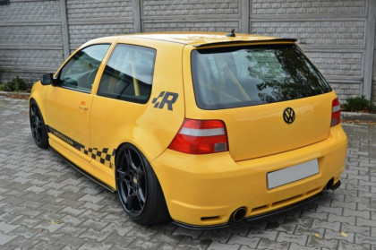 Splittery zadní, boční VW Golf 4 R32 černý lesklý plast