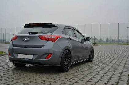 Prahové lišty Hyundai i30 mk.2 11-17 černý lesklý plast