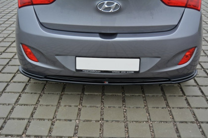 Splitter zadní, prostřední Hyundai i30 mk.2 11-17 černý lesklý plast