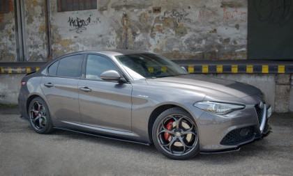 Prahové lišty ALFA ROMEO GIULIA VELOCE černý lesklý plast