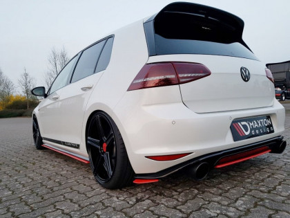 Difuzor zadního nárazníku střední VW GOLF Mk7 GTI CLUBSPORT 2016- 2017 černý lesklý plast