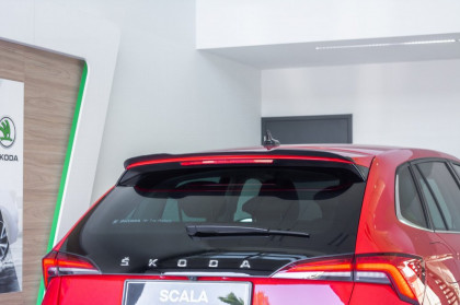 Prodloužení střešního spojleru Škoda Scala 2019 - carbon look