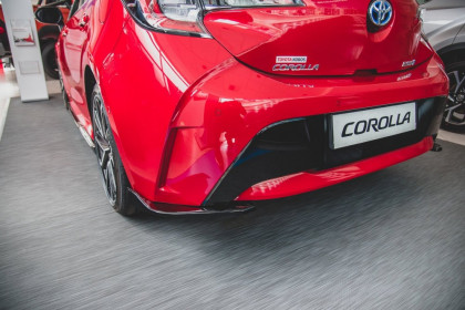 Splittery zadní boční Toyota Corolla XII Hatchback 2019- carbon look