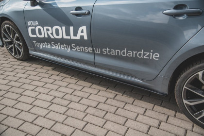 Prahové lišty Toyota Corolla XII Sedan 2019- černý lesklý plast