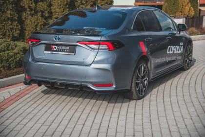 Difuzor zadního nárazníku Toyota Corolla XII Sedan 2019- carbon look