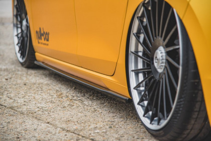 Prahové lišty VW Golf 8 2019- carbon look