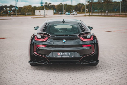 Podspoiler zadního nárazníku BMW i8 s křidýlky carbon look