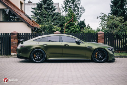 Prahové lišty Mercedes-AMG GT 63S 4-Door Coupe černý lesklý plast