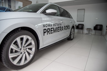 Prahové lišty V.1 Škoda Octavia Mk4 černý lesklý plast