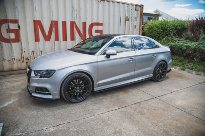 Prahové lišty V.2 Audi S3 Sedan 8V Facelift černý lesklý plast