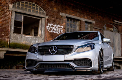 Spojler pod nárazník lipa Mercedes-Benz E63 AMG Sedan W212 Facelift carbon look