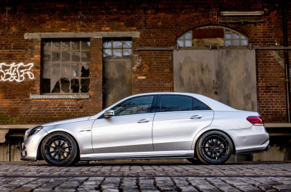 Prahové lišty Mercedes-Benz E63 AMG Sedan W212 Facelift černý lesklý plast