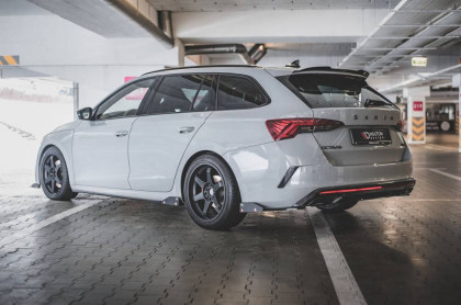 Prahové lišty + Flaps V.2 Škoda Octavia RS Mk4 černý lesklý plast