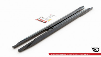 Prahové lišty Infiniti Q60 S Mk2 černý lesklý plast
